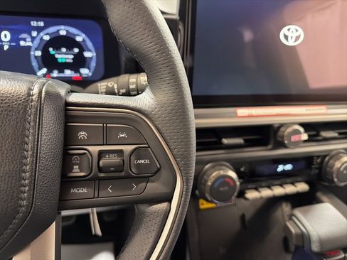 Certified 2026 Toyota 4Runner 4WD image 28