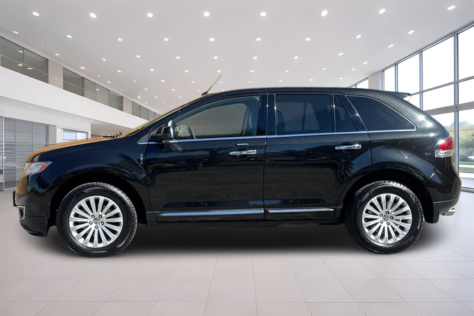 Used 2015 Lincoln MKX FWD image 7