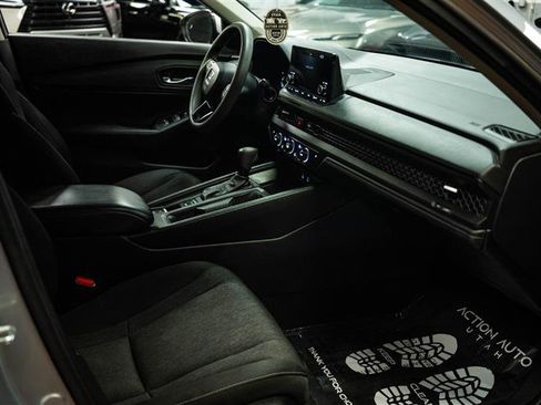 Used 2023 Honda Accord EX image 13