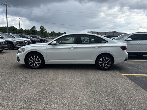 Used 2024 Volkswagen Jetta S FWD image 2