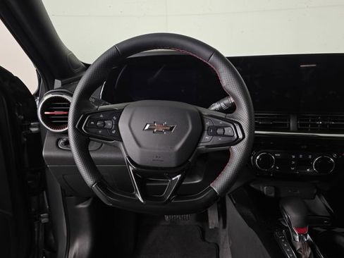 Used 2026 Chevrolet Trax RS w/ Sunroof Package FWD image 10