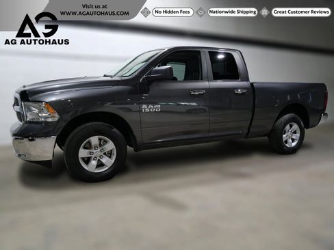 Used 2018 RAM 1500 Classic SLT AWD/4WD image 1