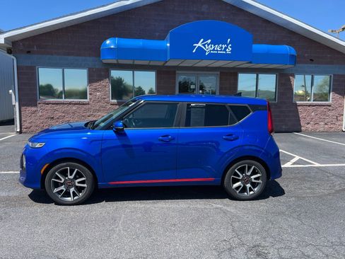 Used 2021 Kia Soul GT-Line FWD image 2