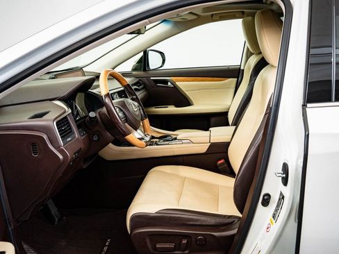 Used 2018 Lexus RX 350L Premium w/ Premium Package image 21