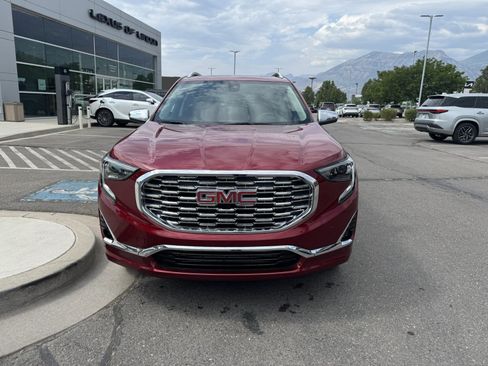 Used 2019 GMC Terrain Denali w/ Driver Alert Package II AWD/4WD image 2