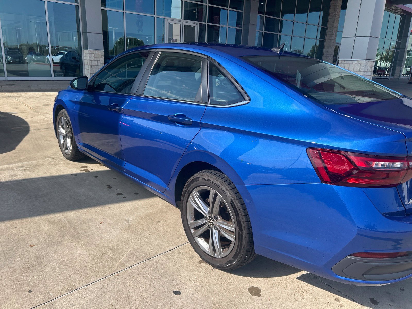 Used 2024 Volkswagen Jetta SE FWD image 14