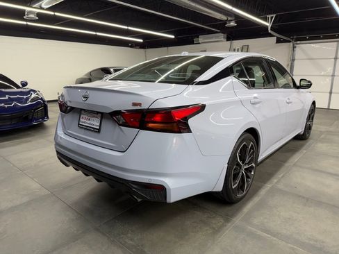Used 2024 Nissan Altima 2.5 SR w/ SR Premium Package image 7