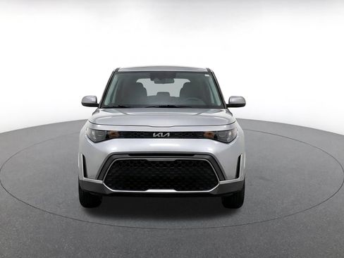 Used 2025 Kia Soul LX w/ LX Technology Package FWD image 2