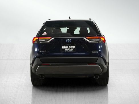 Used 2020 Toyota RAV4 Limited image 4