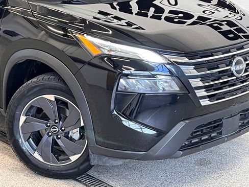 Used 2025 Nissan Rogue SV image 19