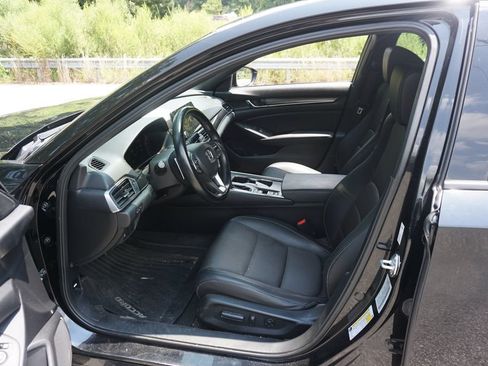 Used 2021 Honda Accord Sport image 2