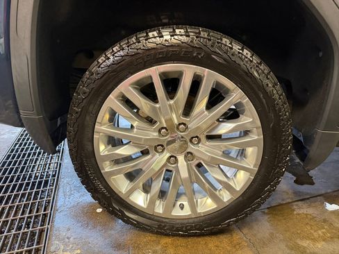 Used 2019 GMC Sierra 1500 Denali w/ Denali Ultimate Package AWD/4WD image 26