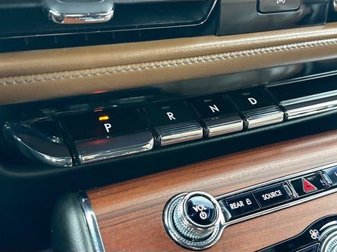 Used 2021 Lincoln Aviator Reserve w/ Equipment Group 201A RWD image 23