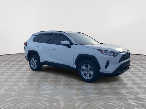 Used 2020 Toyota RAV4 XLE image 2