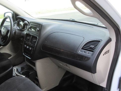 Used 2014 RAM C/V Tradesman FWD image 23
