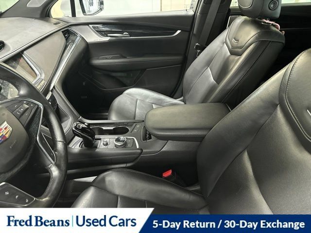 Used 2021 Cadillac XT5 Premium Luxury AWD/4WD image 6