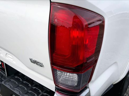 Used 2021 Toyota Tacoma SR5 RWD image 30