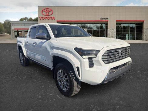 Certified 2025 Toyota Tacoma Limited AWD/4WD image 3