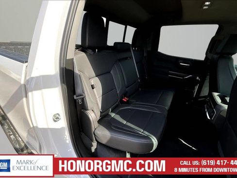 Used 2021 GMC Sierra 1500 SLT w/ SLT Convenience Package AWD/4WD image 26