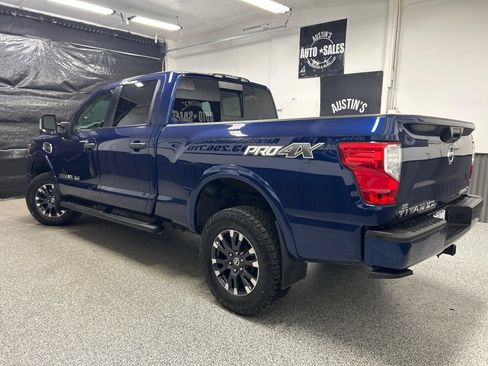 Used 2018 Nissan Titan PRO-4X w/ Pro-4x Convenience Package AWD/4WD image 4