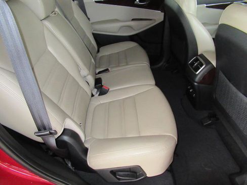 Used 2016 Kia Sorento EX w/ EX Premium Package image 40
