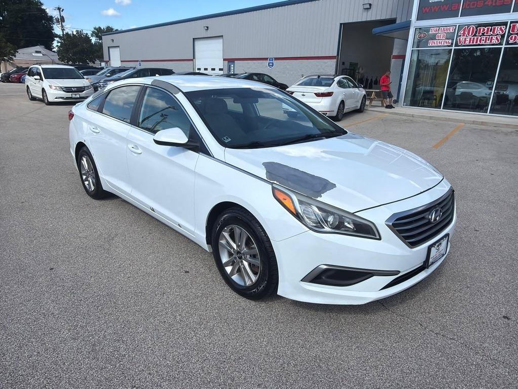 Used 2017 Hyundai Sonata SE FWD image 2
