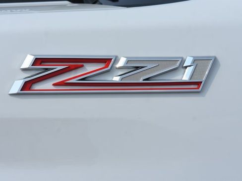 Used 2024 Chevrolet Silverado 2500 LT AWD/4WD image 13
