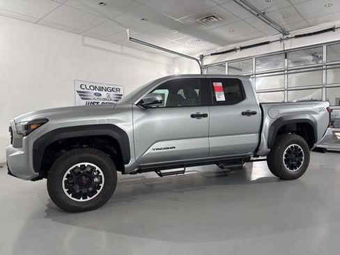 New 2025 Toyota Tacoma TRD Off-Road image 4
