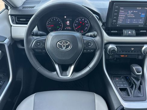 Certified 2022 Toyota RAV4 XLE Premium image 14