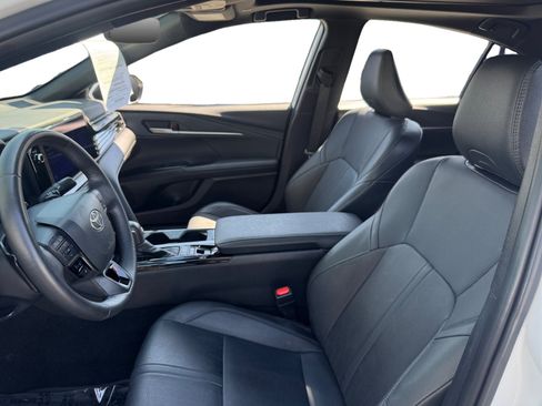 Used 2025 Toyota Camry XSE FWD image 9