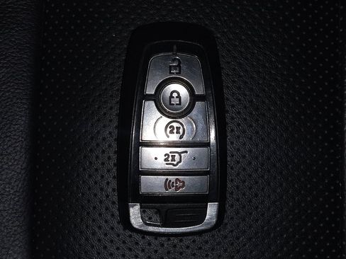 Used 2019 Ford Explorer Limited w/ Ford Safe & Smart Package FWD image 32