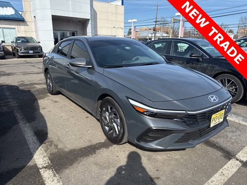 Certified 2024 Hyundai Elantra SEL image 1