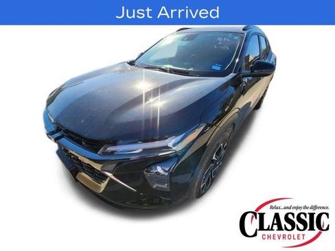 Used 2025 Chevrolet Trax RS w/ Driver Confidence Package image 5