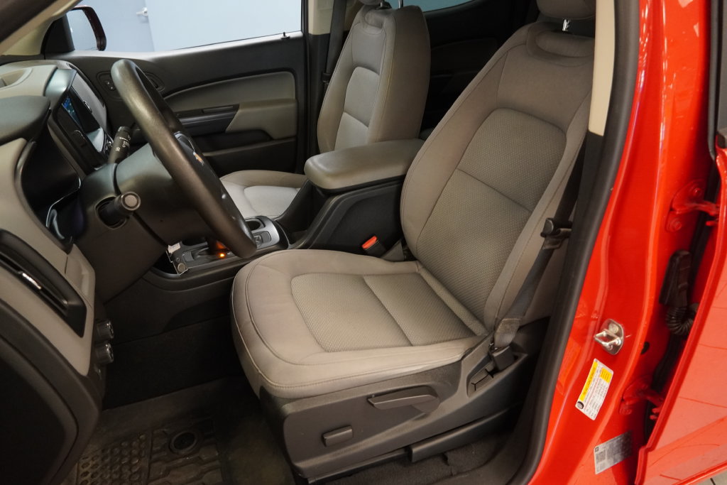 Used 2019 Chevrolet Colorado W/T w/ Custom Special Edition AWD/4WD image 3