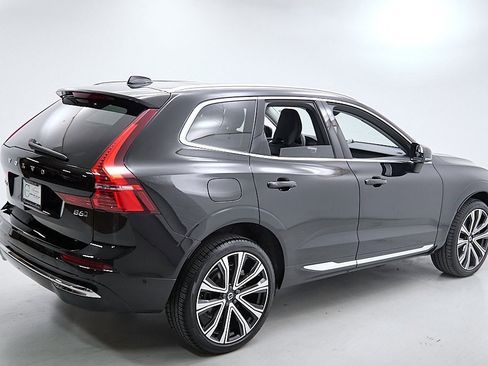 Certified 2023 Volvo XC60 B6 Ultimate w/ Protection Package Premier image 9
