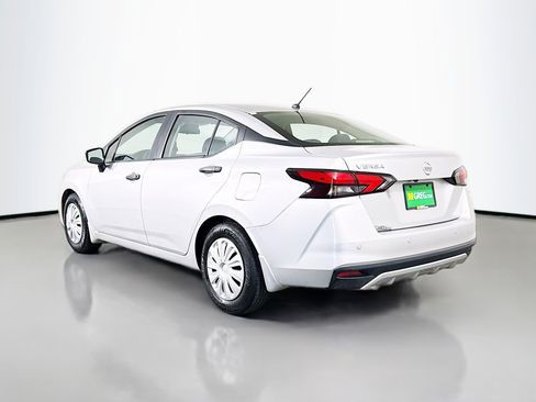 Used 2022 Nissan Versa S w/ Trunk Package image 7