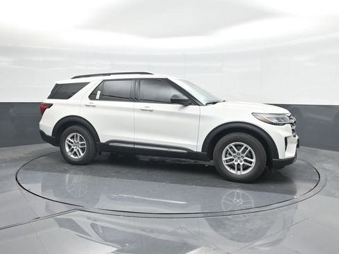 New 2025 Ford Explorer Active w/ Active Comfort Package image 11