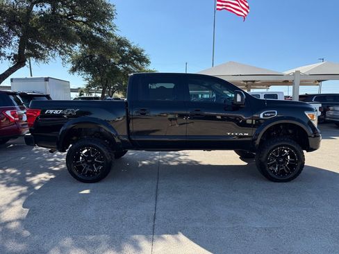 Used 2017 Nissan Titan PRO-4X AWD/4WD image 8