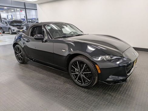 Certified 2024 MAZDA MX-5 Miata Grand Touring w/ Appearance Package image 3