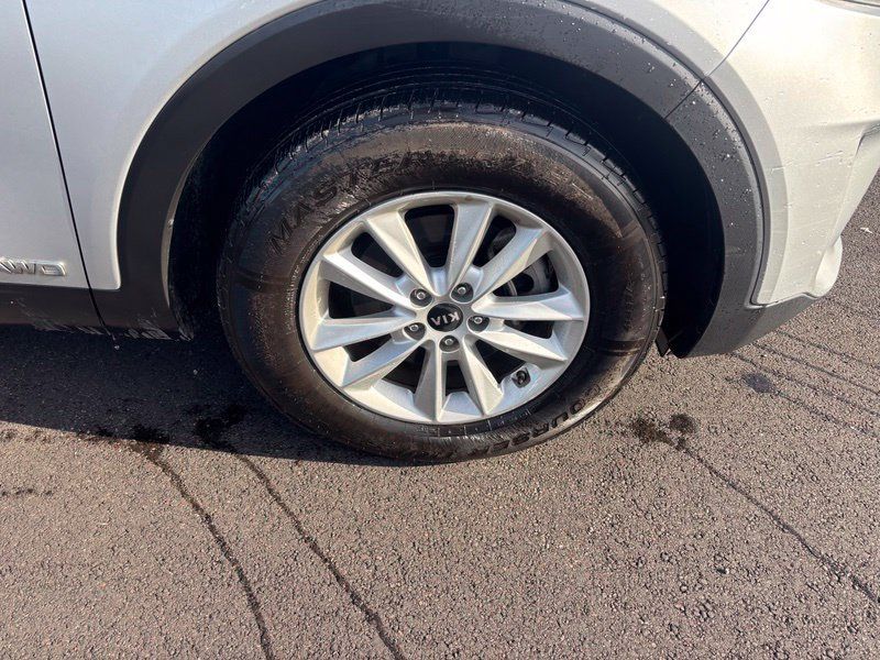 Used 2020 Kia Sorento LX AWD/4WD image 15