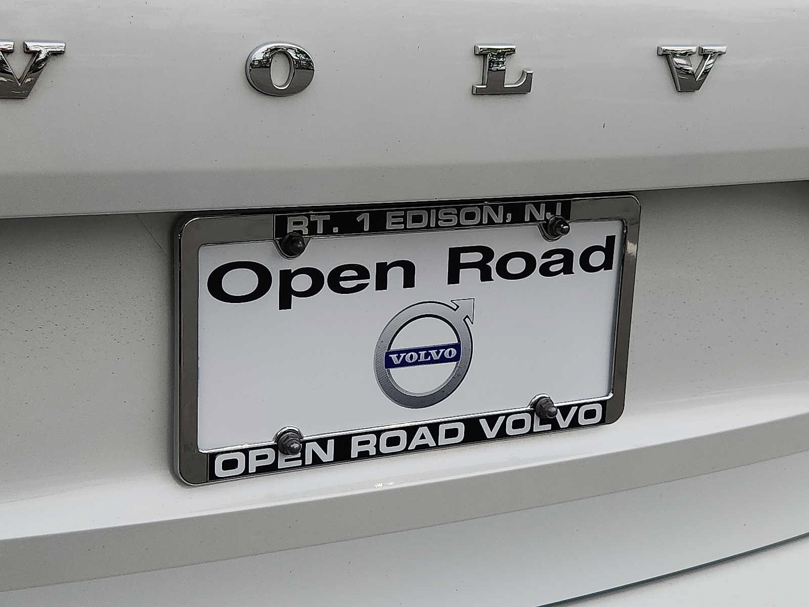 Used 2024 Volvo XC60 B5 Plus AWD/4WD image 29