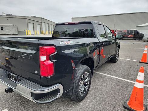 Used 2023 Chevrolet Silverado 1500 LT image 4