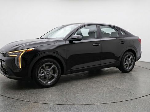 Used 2025 Kia K4 LXS image 3