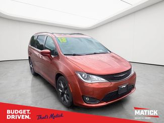 Used 2018 Chrysler Pacifica Touring-L Plus FWD video 1
