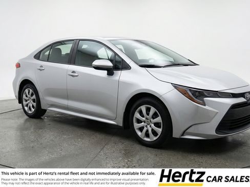 Used 2025 Toyota Corolla LE image 1