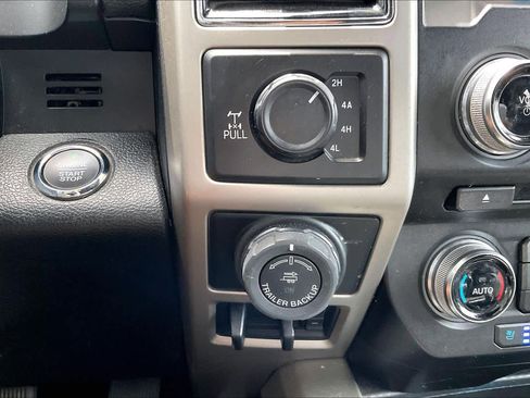 Used 2018 Ford F150 Lariat w/ Equipment Group 502A Luxury AWD/4WD image 32