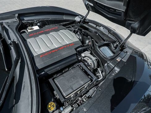 Used 2018 Chevrolet Corvette Stingray Coupe w/ 2LT Preferred Equipment Group RWD image 16