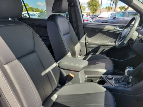 Used 2024 Volkswagen Tiguan SE R-Line image 6