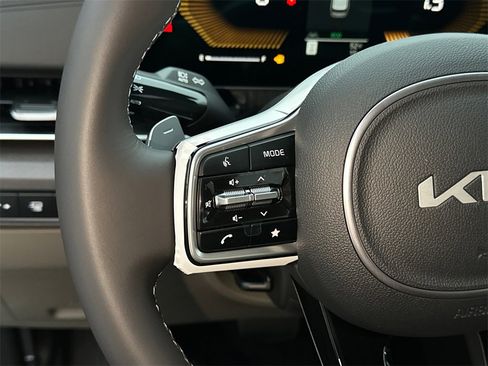 New 2026 Kia Carnival EX image 22