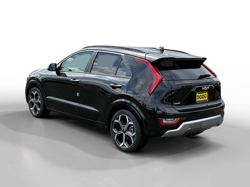 New 2025 Kia Niro SX Touring image 3